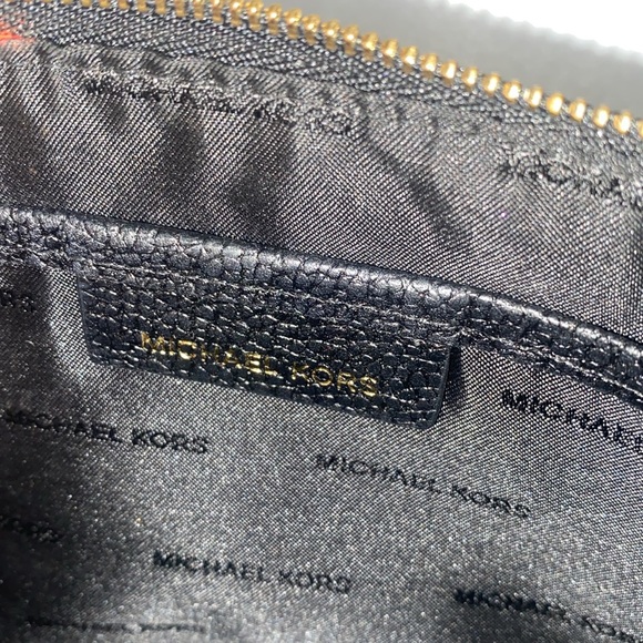 Michael’s Kors black saffiano wristlet - Picture 8 of 13